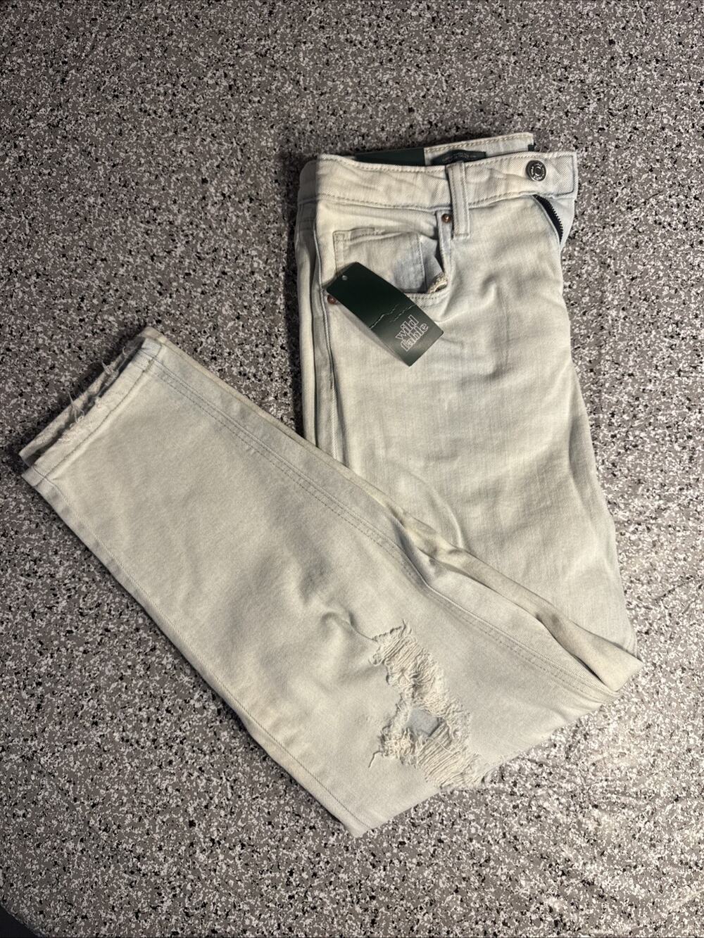 Wild Fable Super High Rise 90s Mom Jeans Size 8 NWT